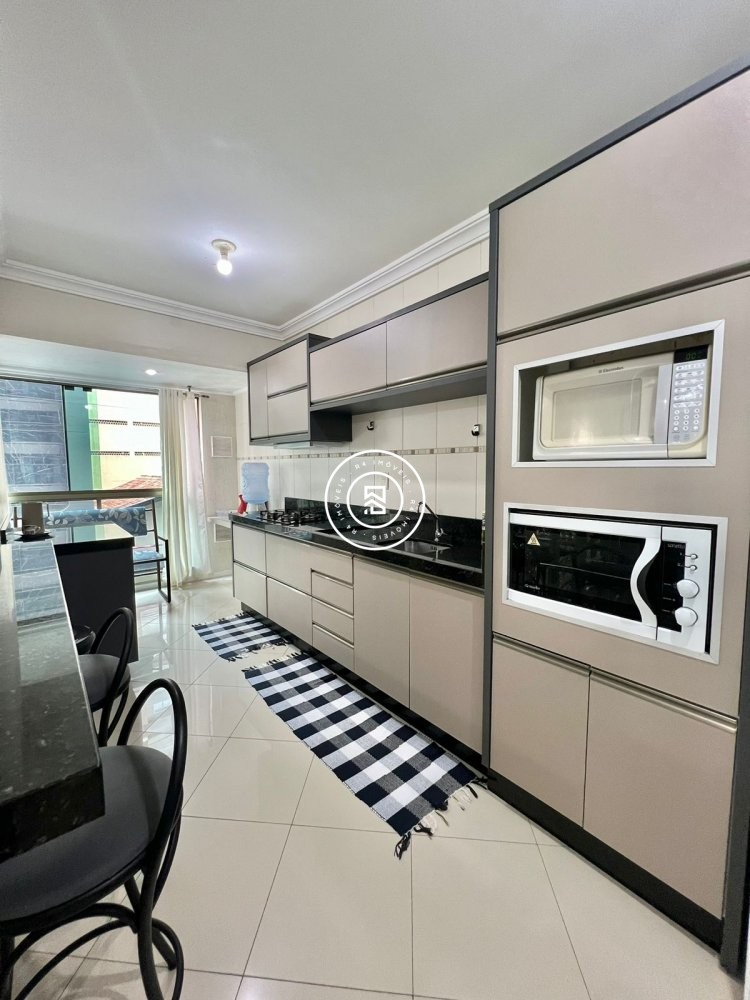 Ap mobiliado na Meia Praia