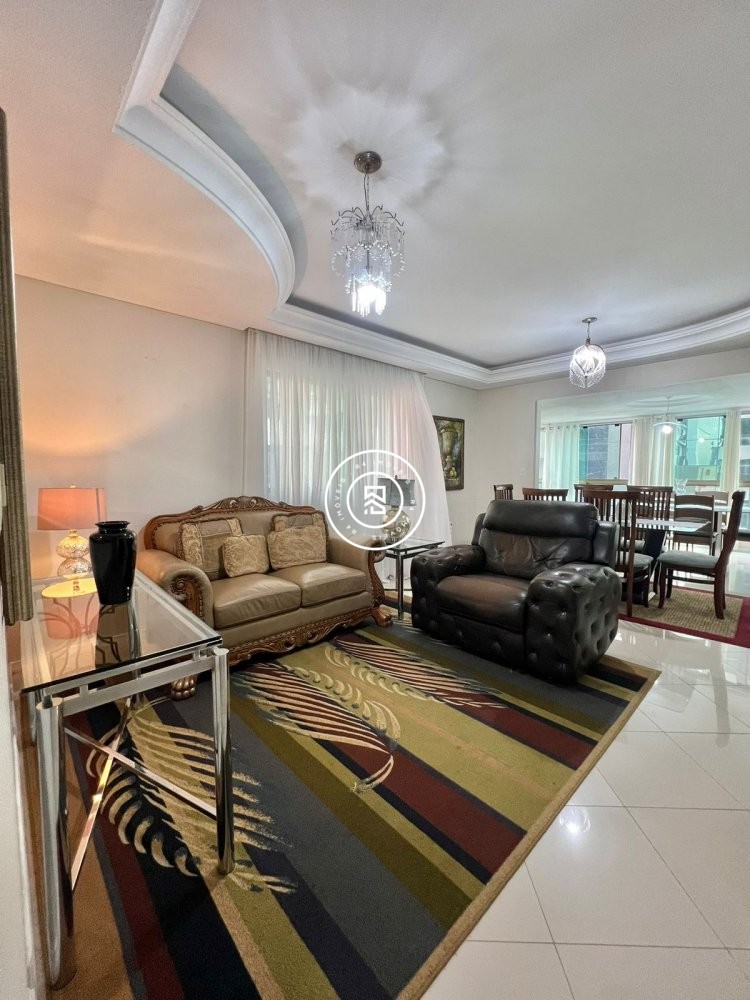 Ap mobiliado na Meia Praia