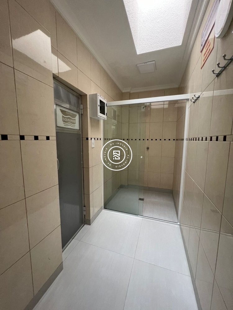 Ap mobiliado na Meia Praia