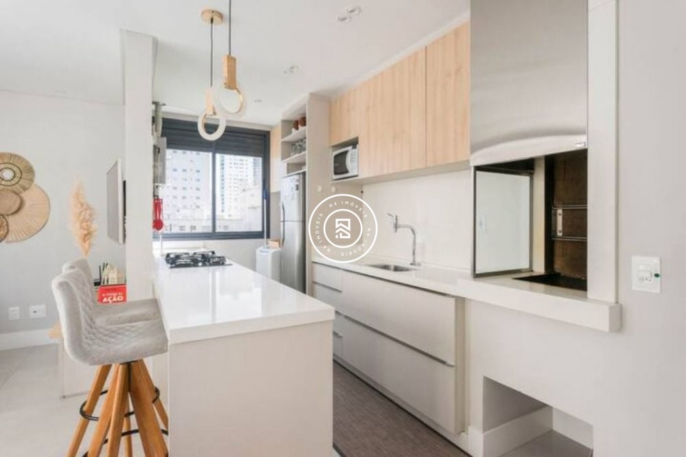 Apto finamente mobiliado na quadra mar