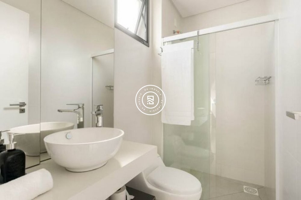 Apto finamente mobiliado na quadra mar