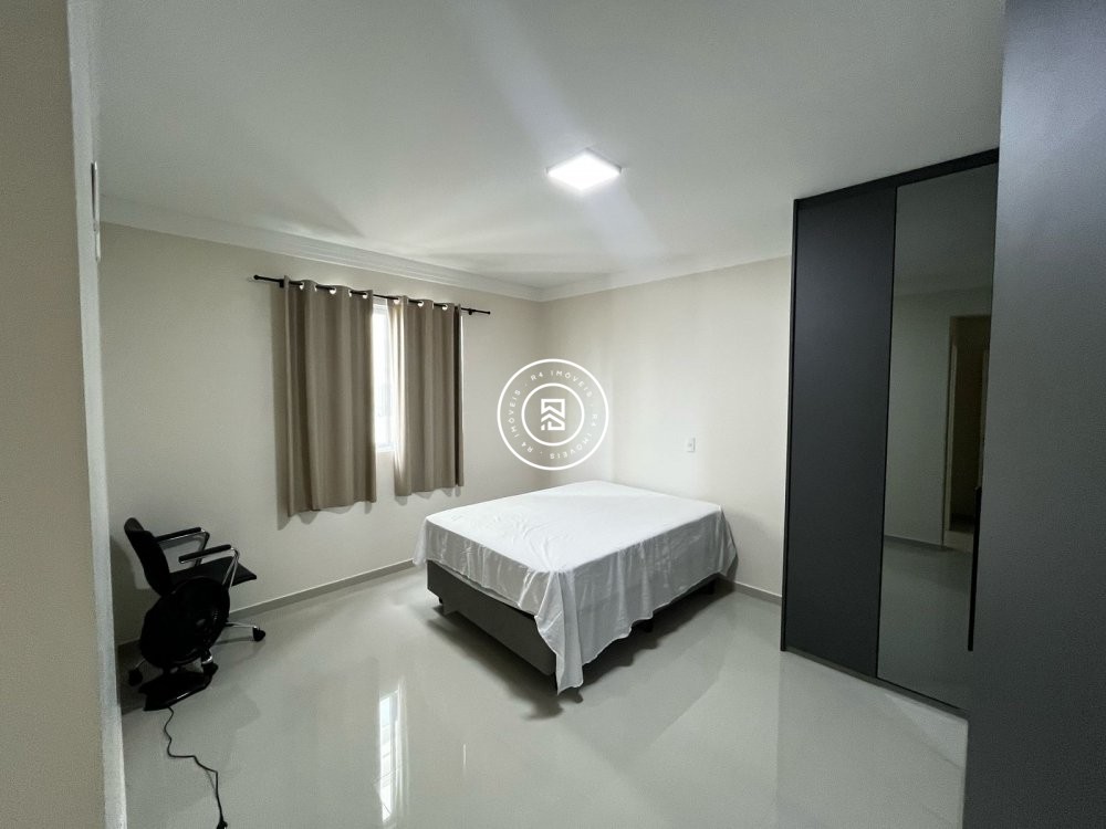 Cobertura com vista panormica do mar