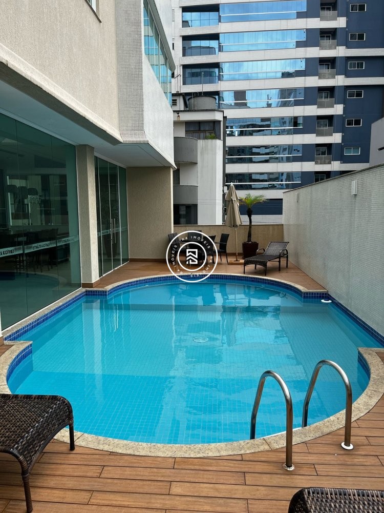 Cobertura com vista panormica do mar