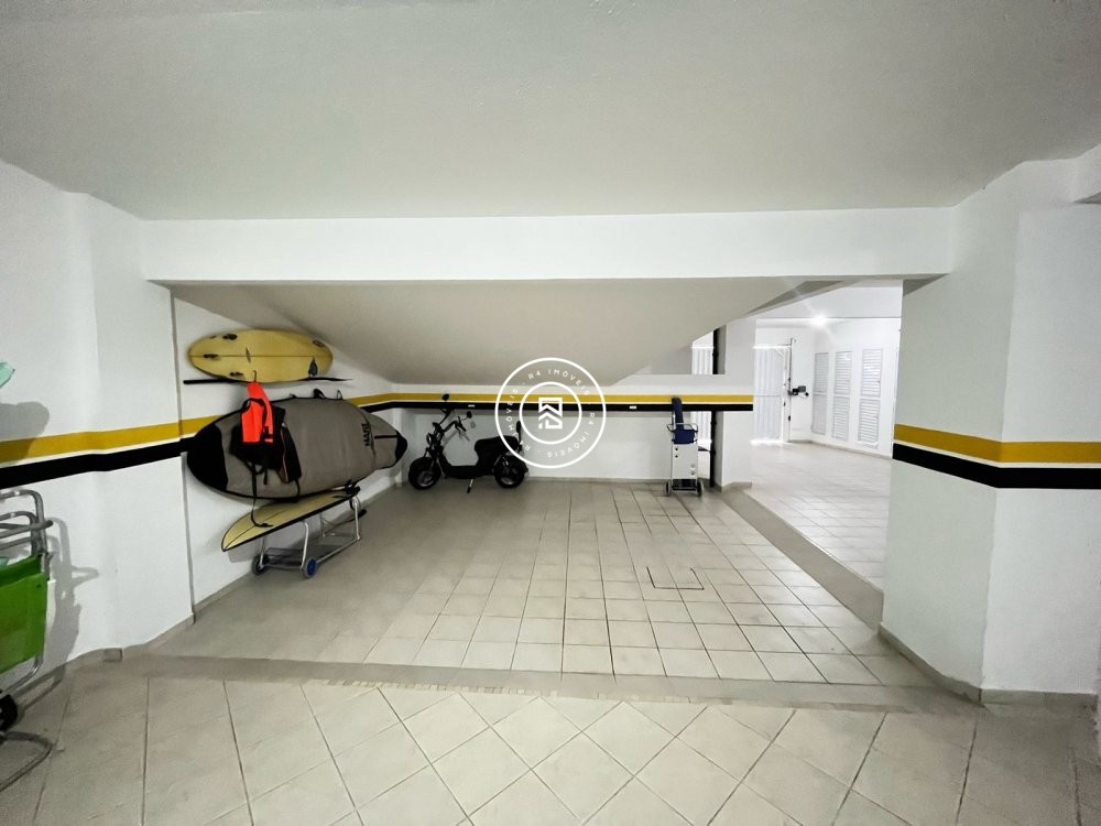 Cobertura com vista panormica do mar