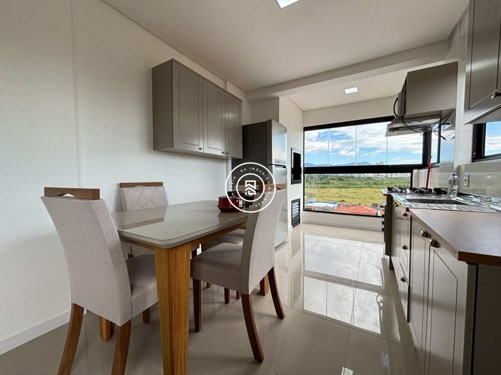 Apartamento semi-mobiliado no Perequ