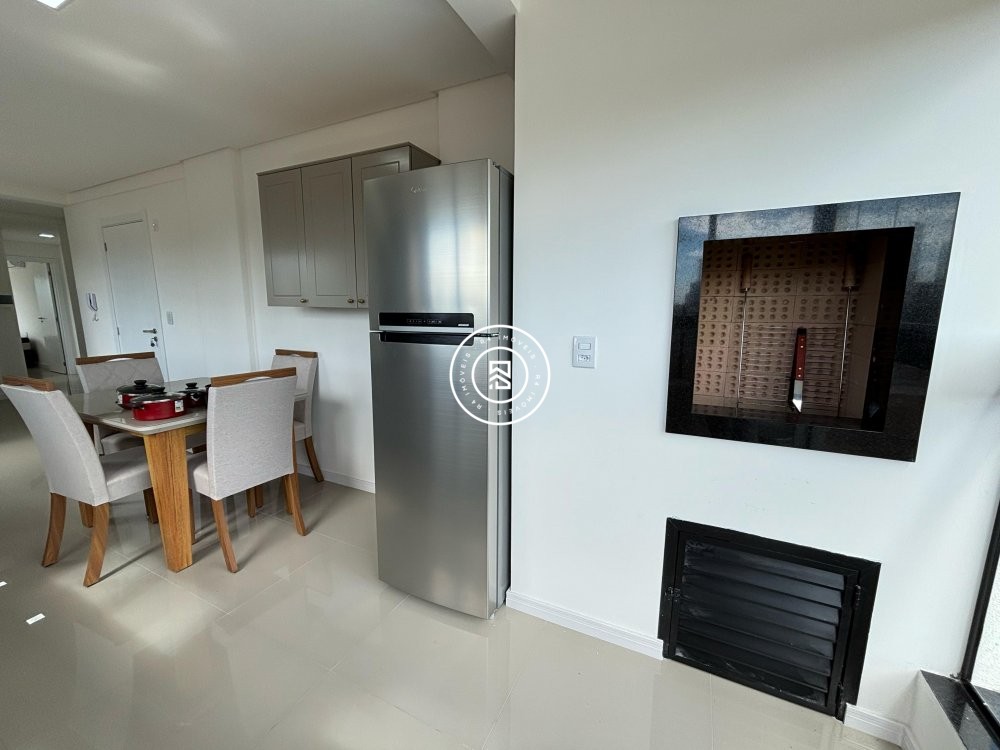 Apartamento semi-mobiliado no Perequ