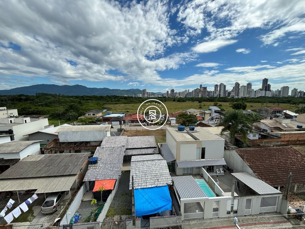 Apartamento semi-mobiliado no Perequ