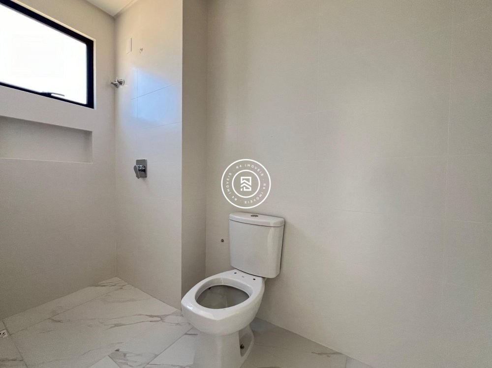 Apartamento novo no corao da Meia Praia