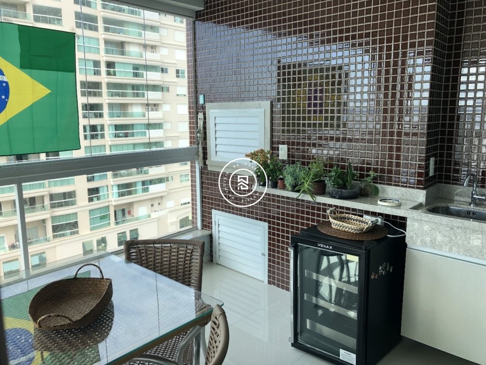 Apto Quadra Mar Centro de Itapema 3 Suites