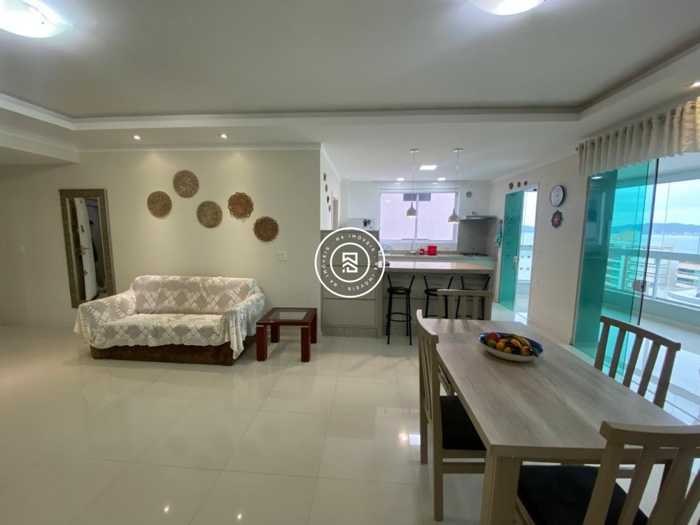 Apto Quadra Mar Centro de Itapema 3 Suites