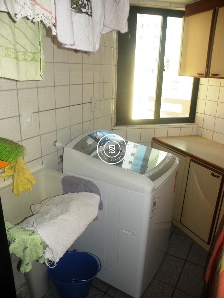 Apto Frente Avenida Centro Itapema, 3 quartos