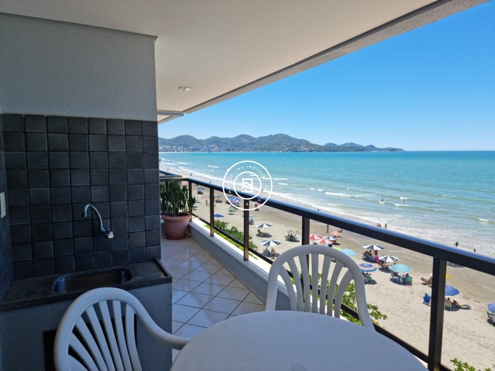 Apartamento Frente Mar, Meia Praia, 04 Dormitrios