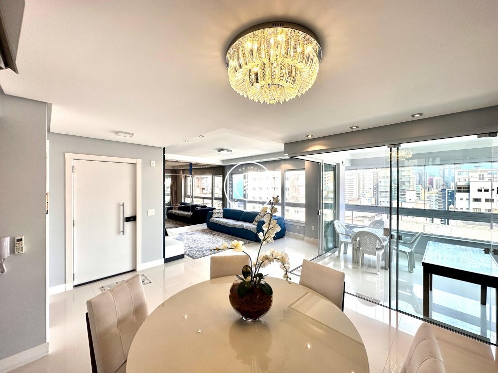 Cobertura Em Meia Praia com 03 Suites