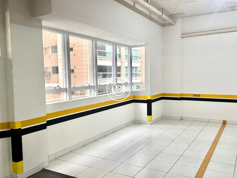 Cobertura Em Meia Praia com 03 Suites