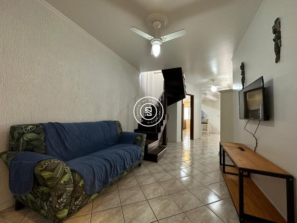 Cobertura em Meia Praia, 04 quartos