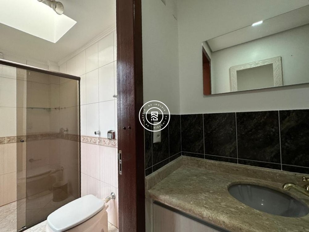 Cobertura em Meia Praia, 04 quartos