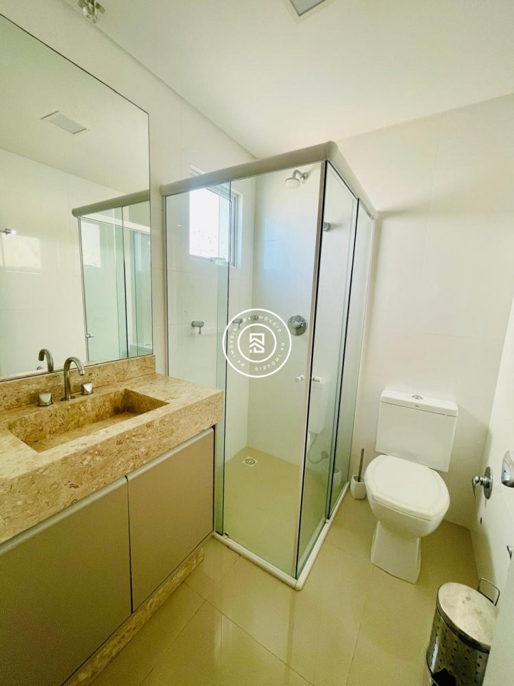 Apartamento Vista mar em Meia Praia, 03 suites