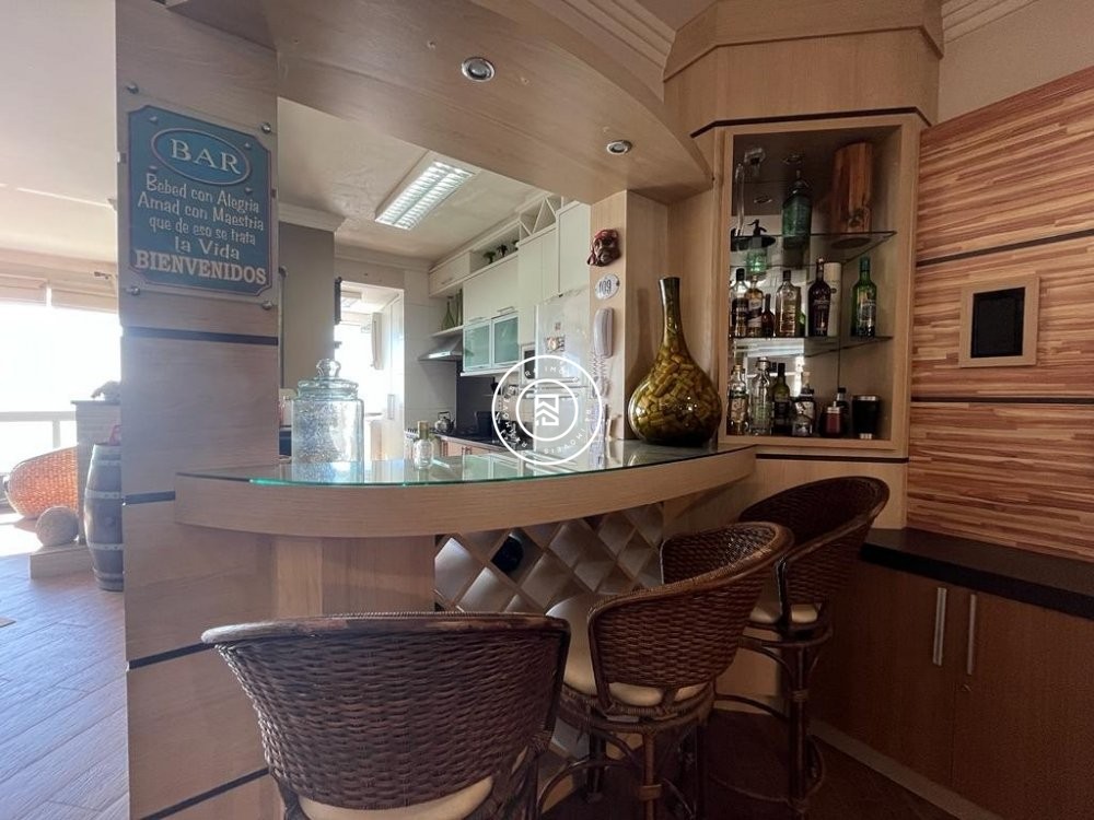 Apartamento Frente Mar 03 suites, 02 vagas, Meia P