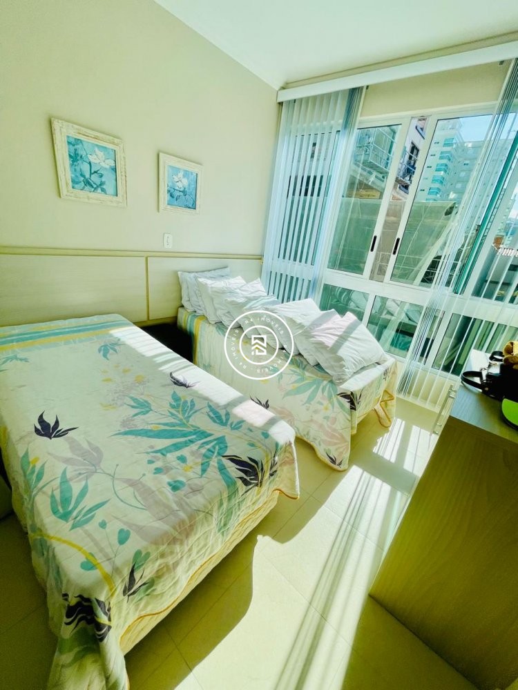 Apartamento Lateral Mar, 04 suites, Meia Praia