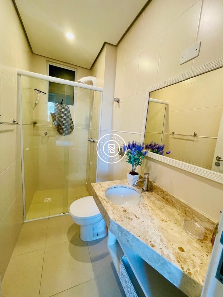 Apartamento Lateral Mar, 04 suites, Meia Praia