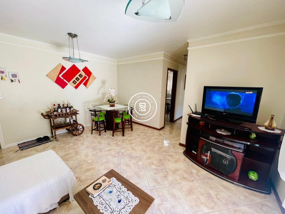 Apartamento 03 quartos, em Meia Praia