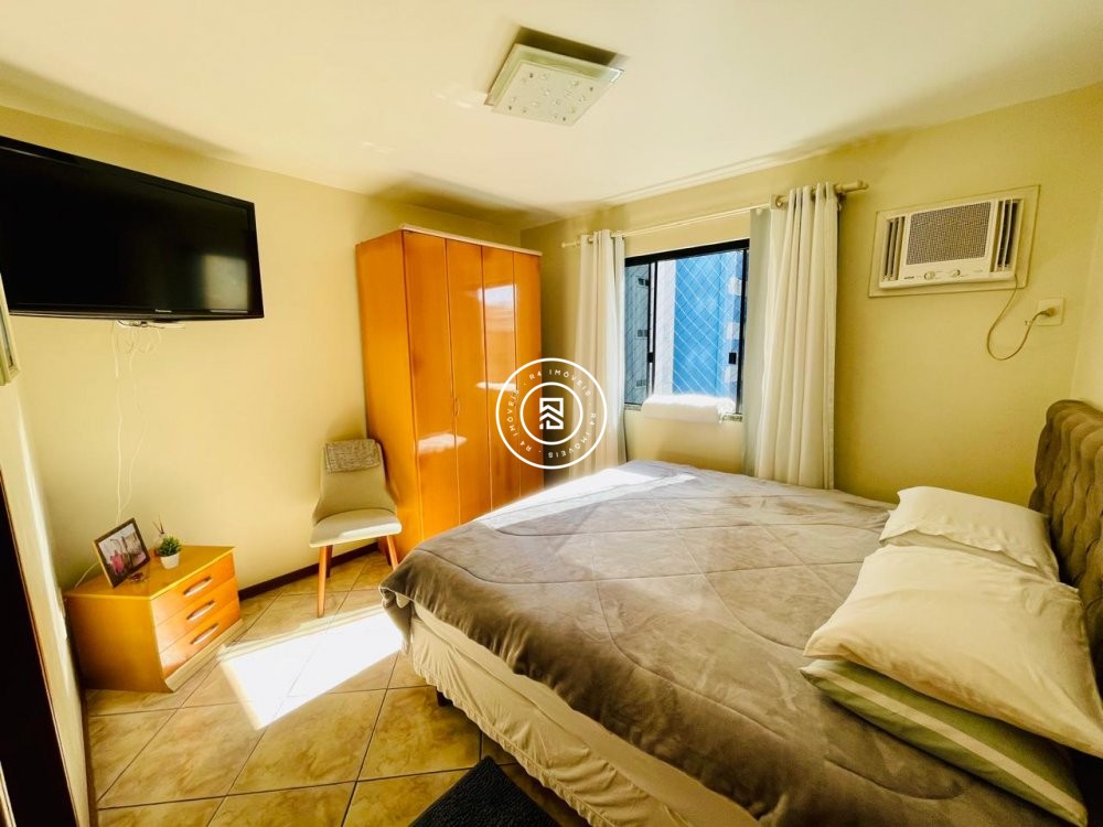 Apartamento 03 quartos, em Meia Praia