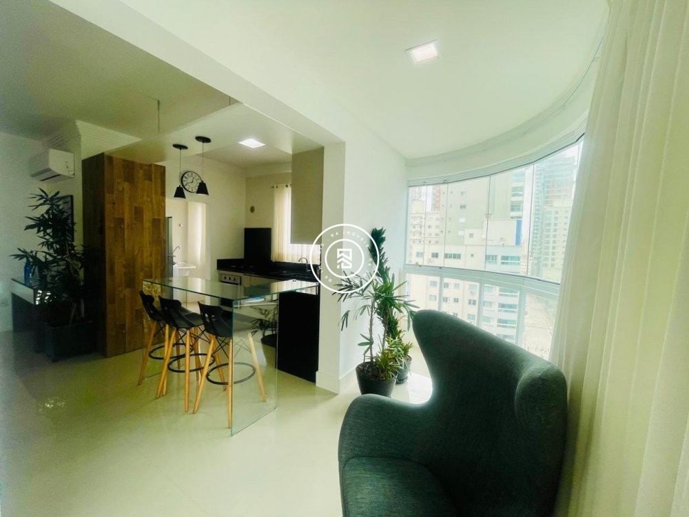 Apartamento Quadra mar, 03 suites, 02 vagas, Meia 
