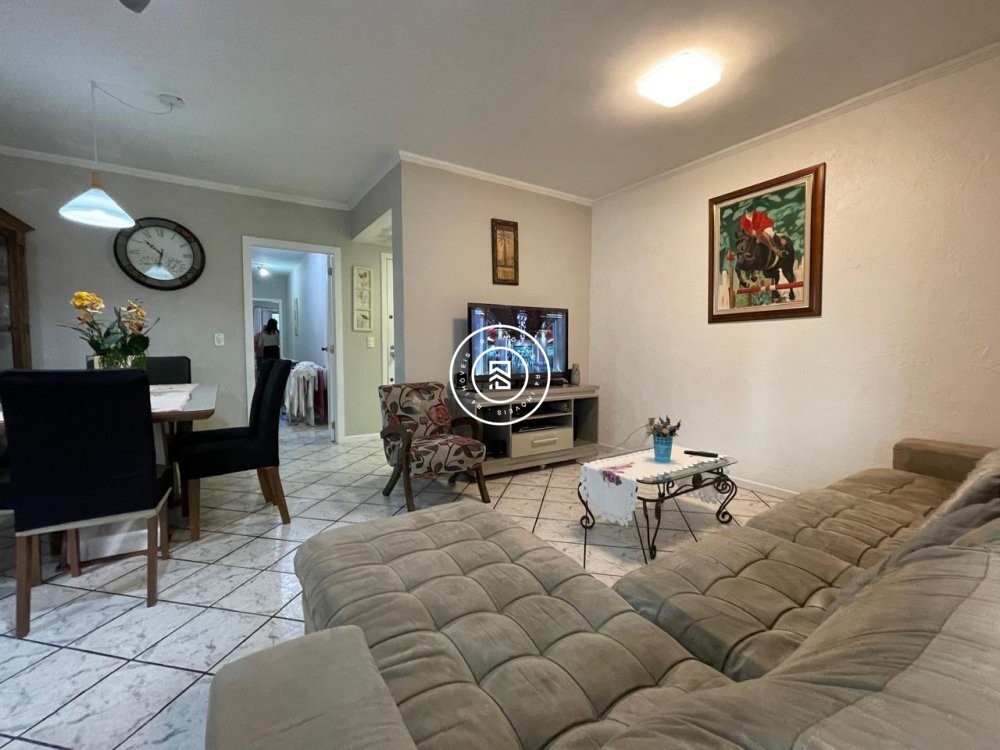 Apartamento 100 metros do mar, 03 quartos, Meia Pr