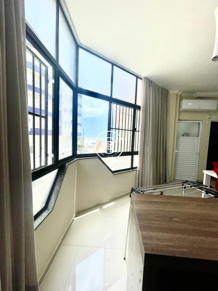 Apartamento Quadra mar 03 quartos, Meia Praia