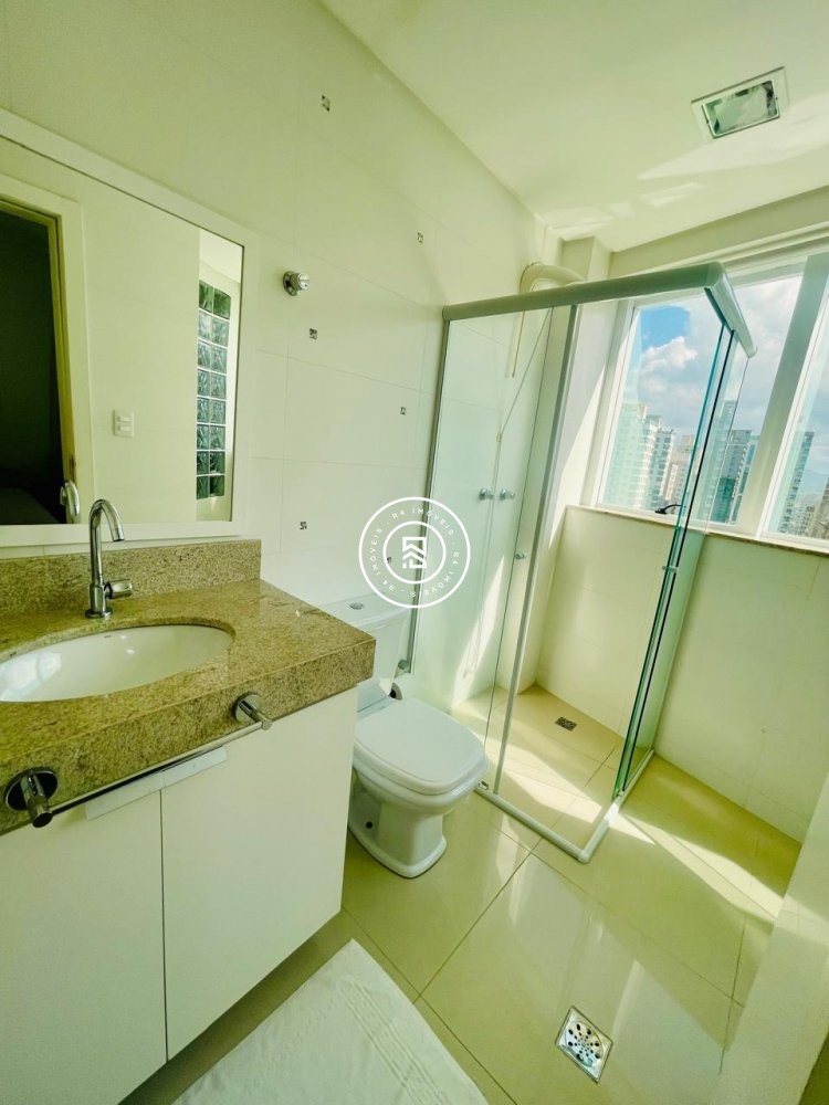 Apartamento Quadra mar 04 Suites, Meia Praia