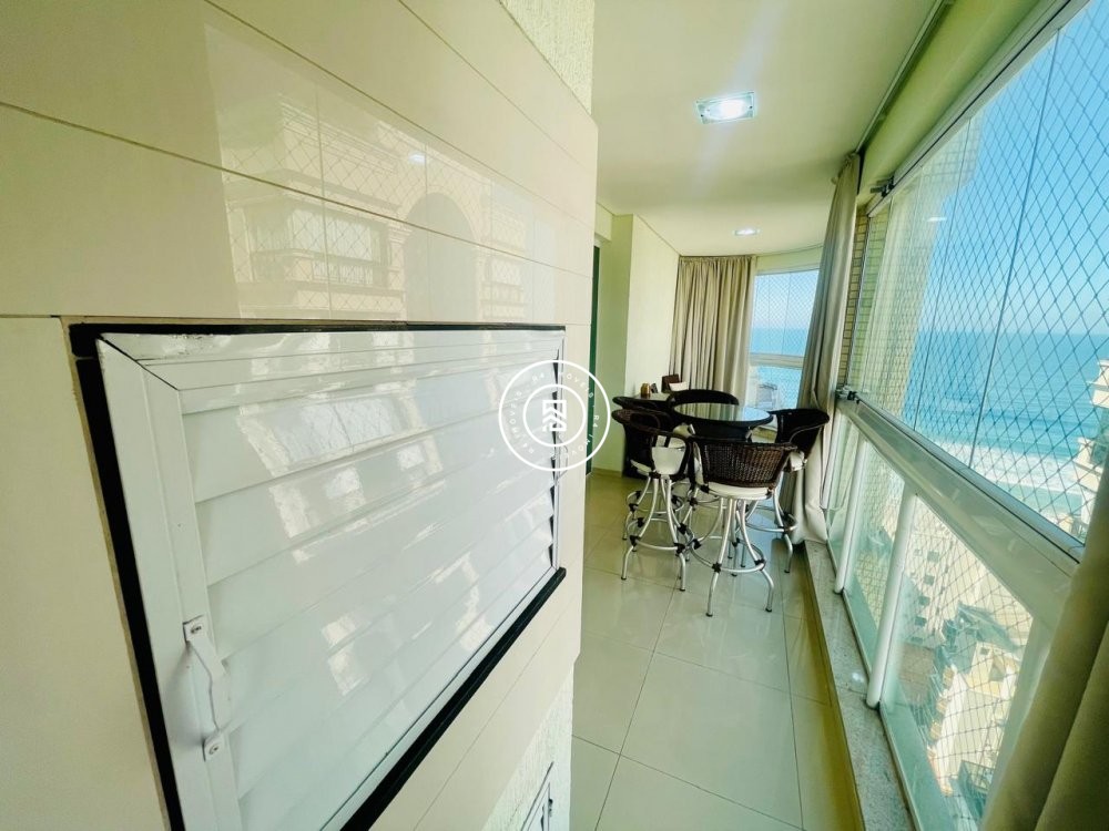 Apartamento Quadra mar 04 Suites, Meia Praia