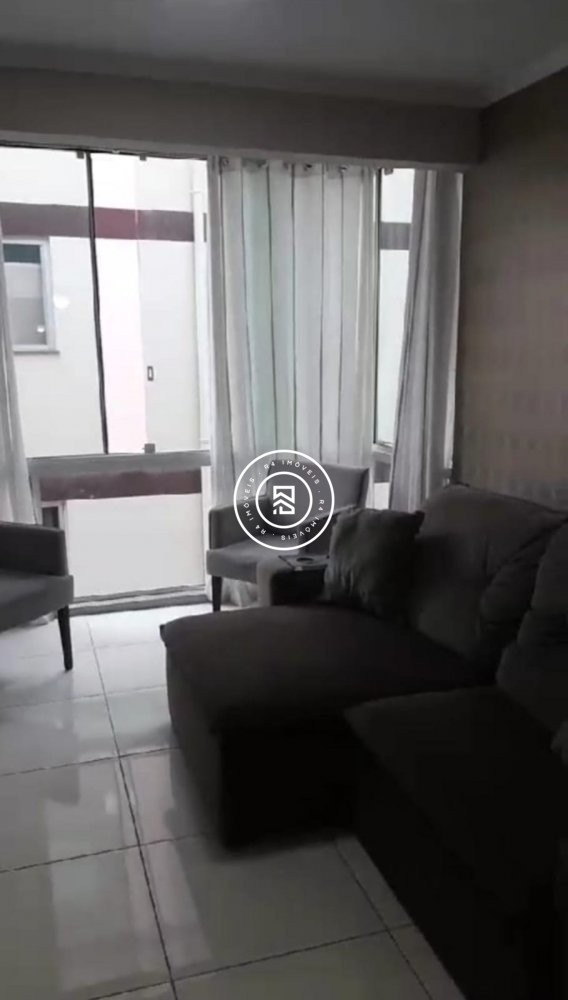 Apartamento Quadra mar, 02 quartos, Meia Praia