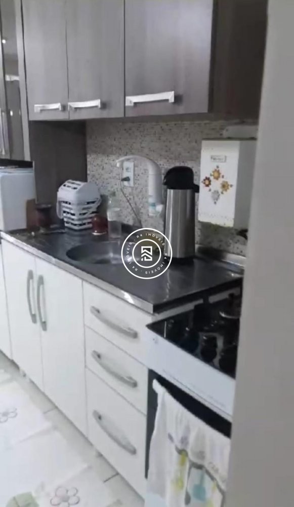 Apartamento Quadra mar, 02 quartos, Meia Praia