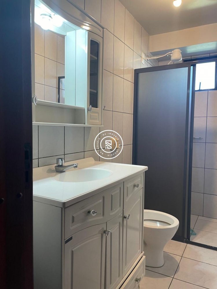 Apartamento com vista mar, 03 quartos em Meia Prai