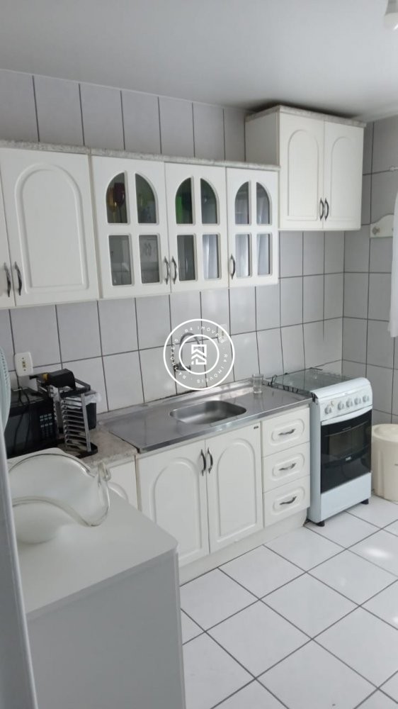 Apartamento com vista mar, 03 quartos, Meia Praia