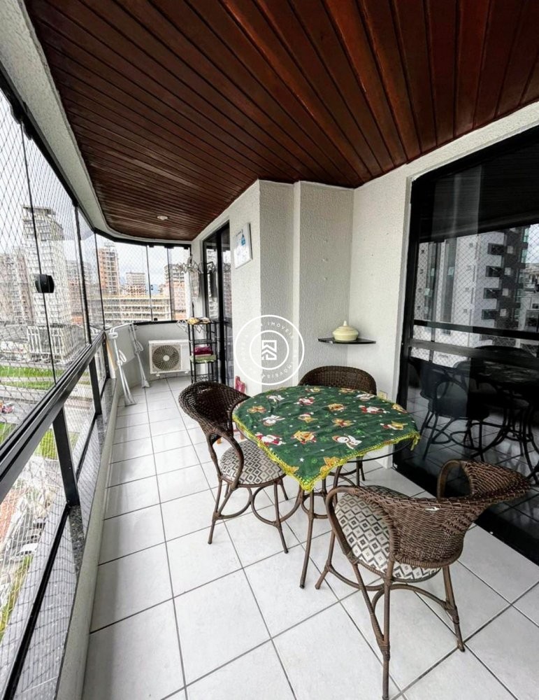 Apartamento com vista mar, 03 quartos em Meia Prai
