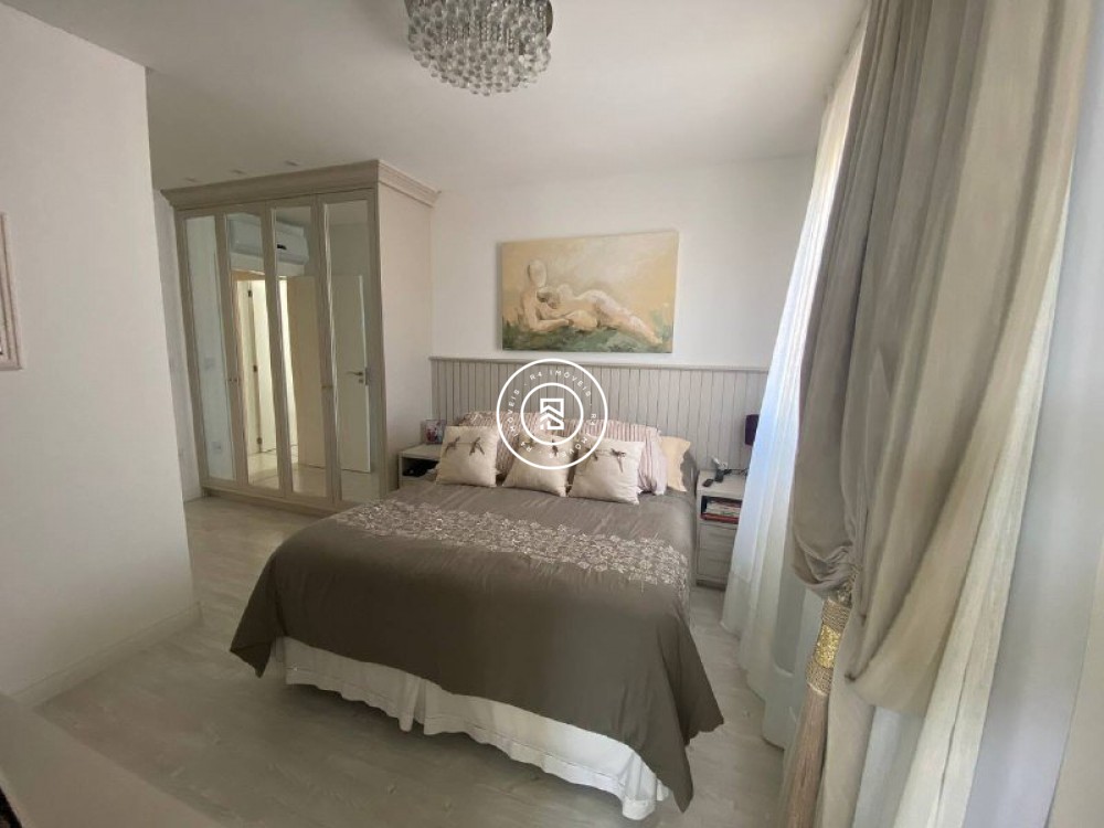 Apartamento Quadra mar 03 Sutes, Meia Praia