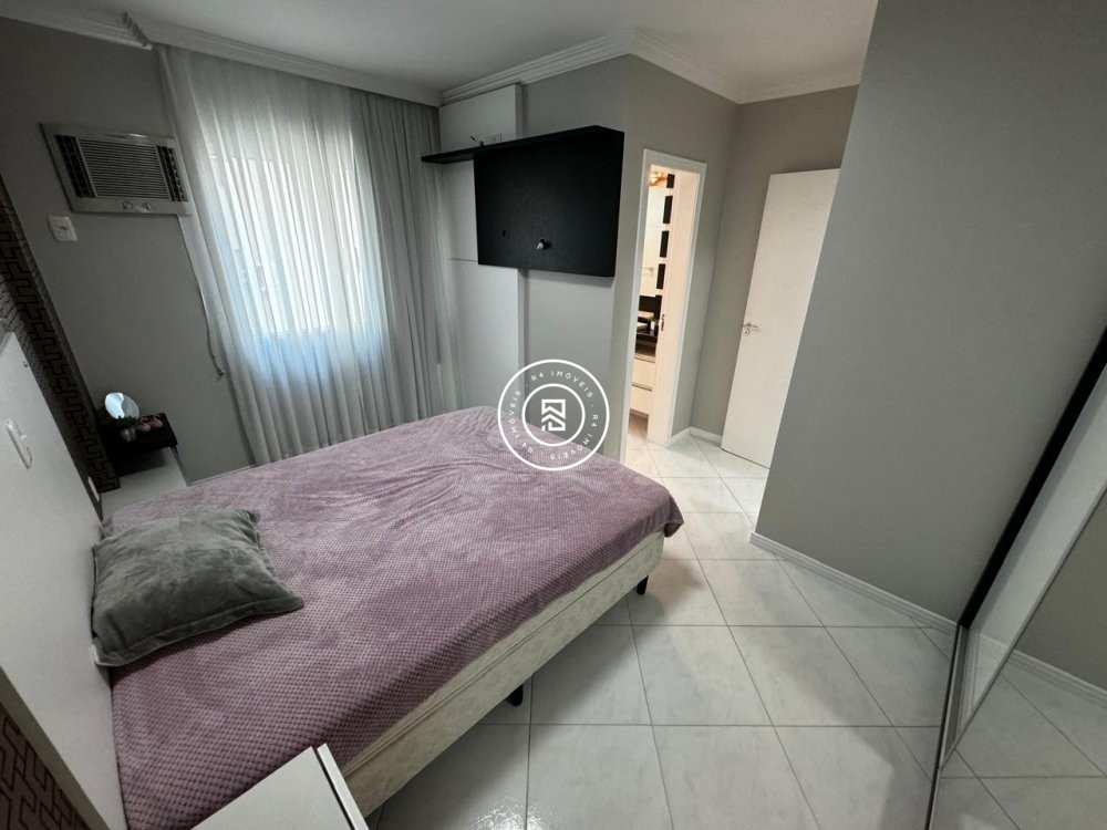 Apartamento em frente Russi Russi, 3 quartos Meia 