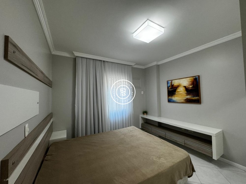 Apartamento em frente Russi Russi, 3 quartos Meia 