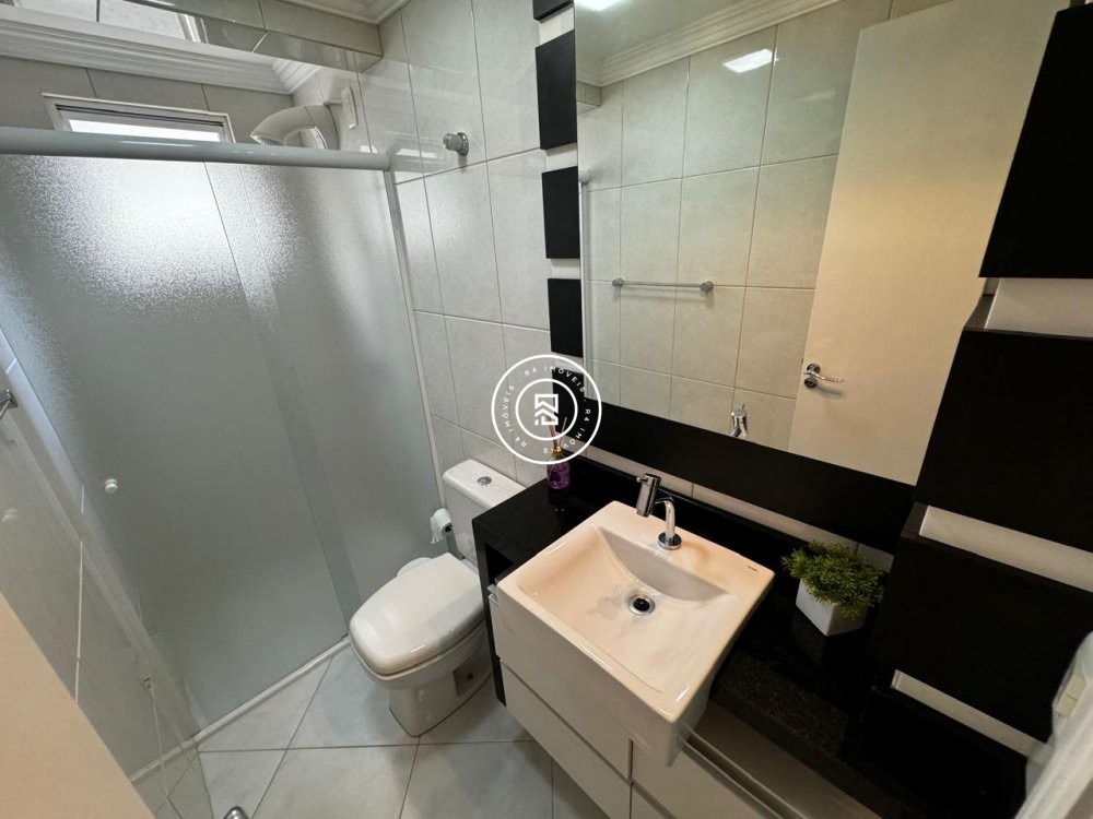 Apartamento em frente Russi Russi, 3 quartos Meia 