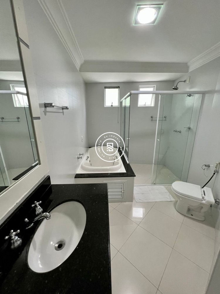 Apartamento Frente Mar 04 suites, Meia Praia