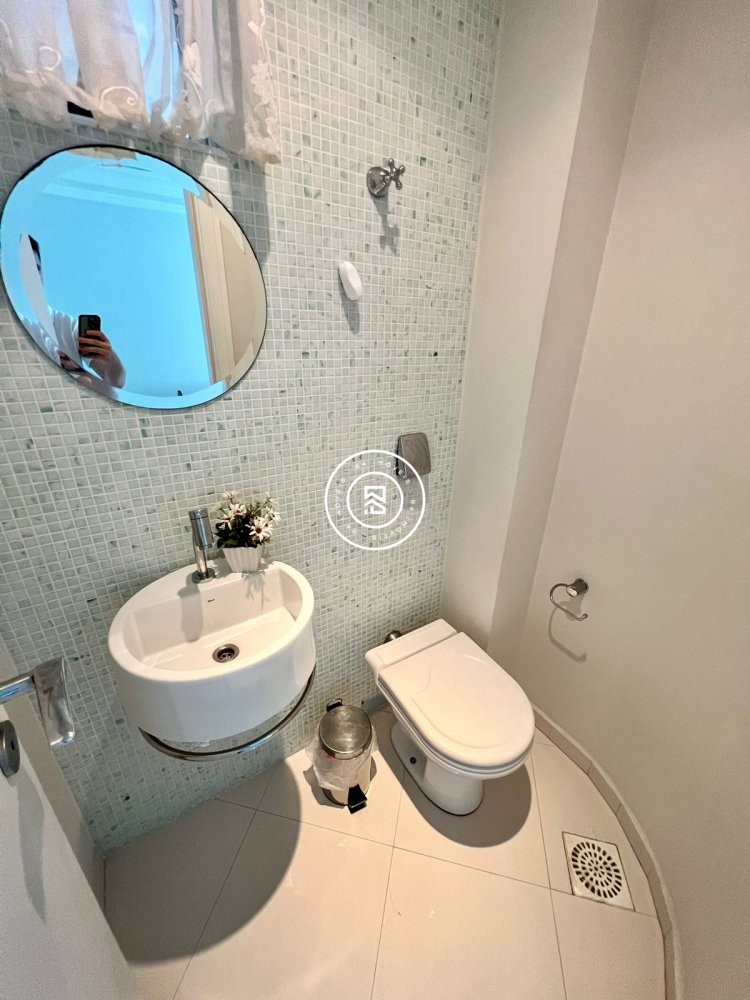 Apartamento Frente Mar 04 suites, Meia Praia