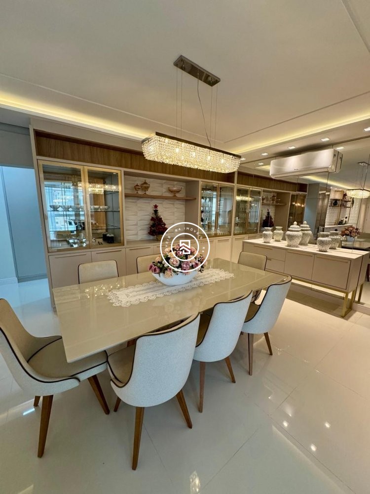 Apartamento Finamente mobiliado, 04 suites Meia Pr