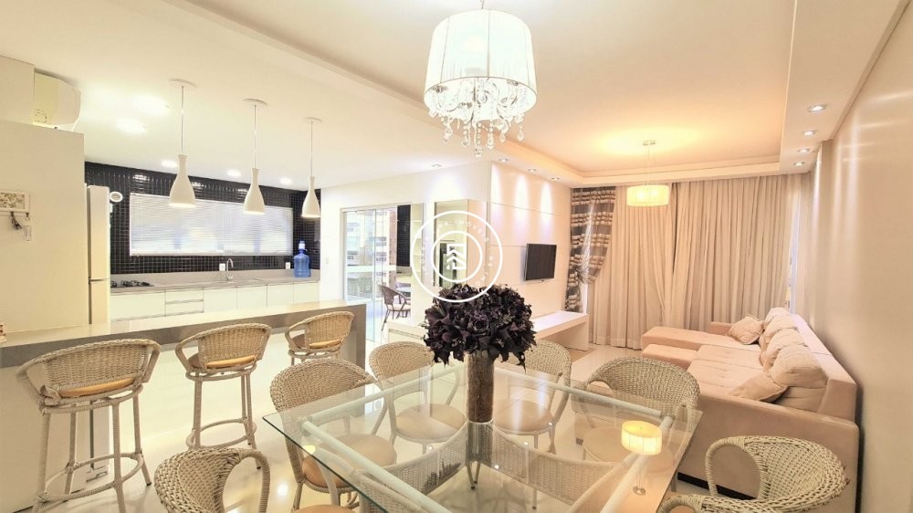 Apartamento 200m do mar, 03 suites, em Meia Praia