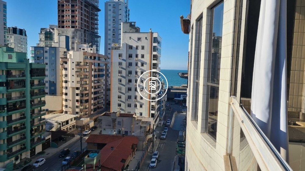 Apartamento 200m do mar, 03 suites, em Meia Praia