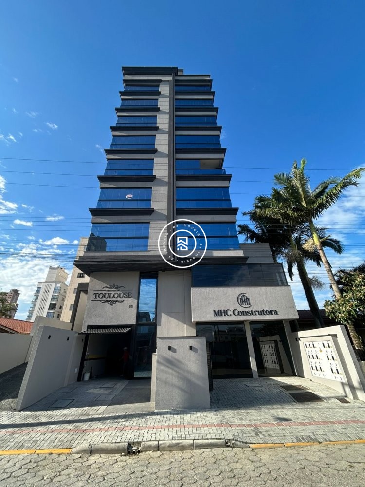 Apartamento novo no Perequ