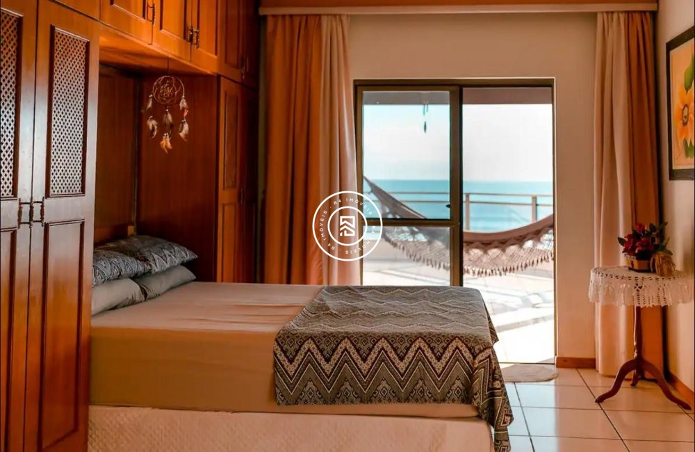 Cobertura Frente mar, 04 dormitorios Meia Praia