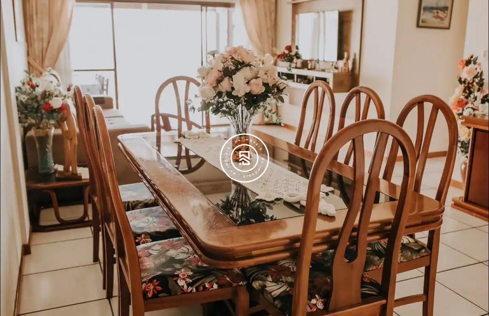 Cobertura Frente mar, 04 dormitorios Meia Praia