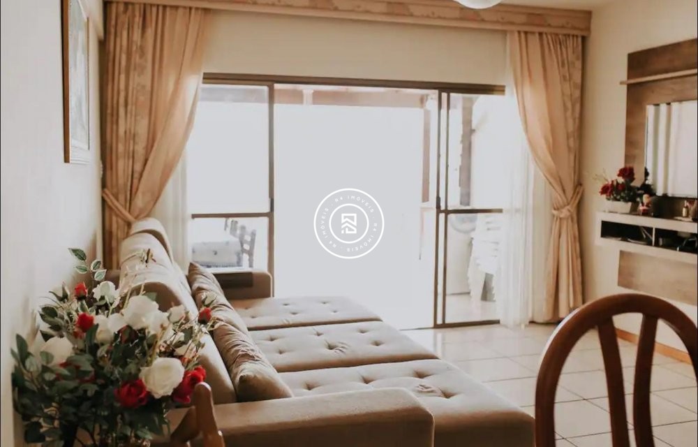 Cobertura Frente mar, 04 dormitorios Meia Praia