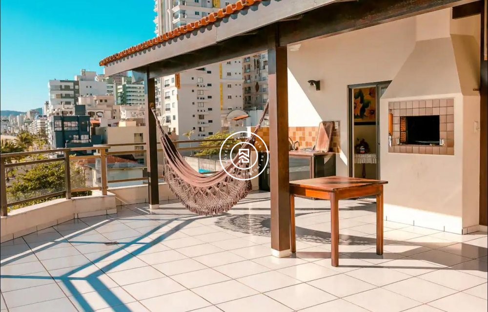 Cobertura Frente mar, 04 dormitorios Meia Praia